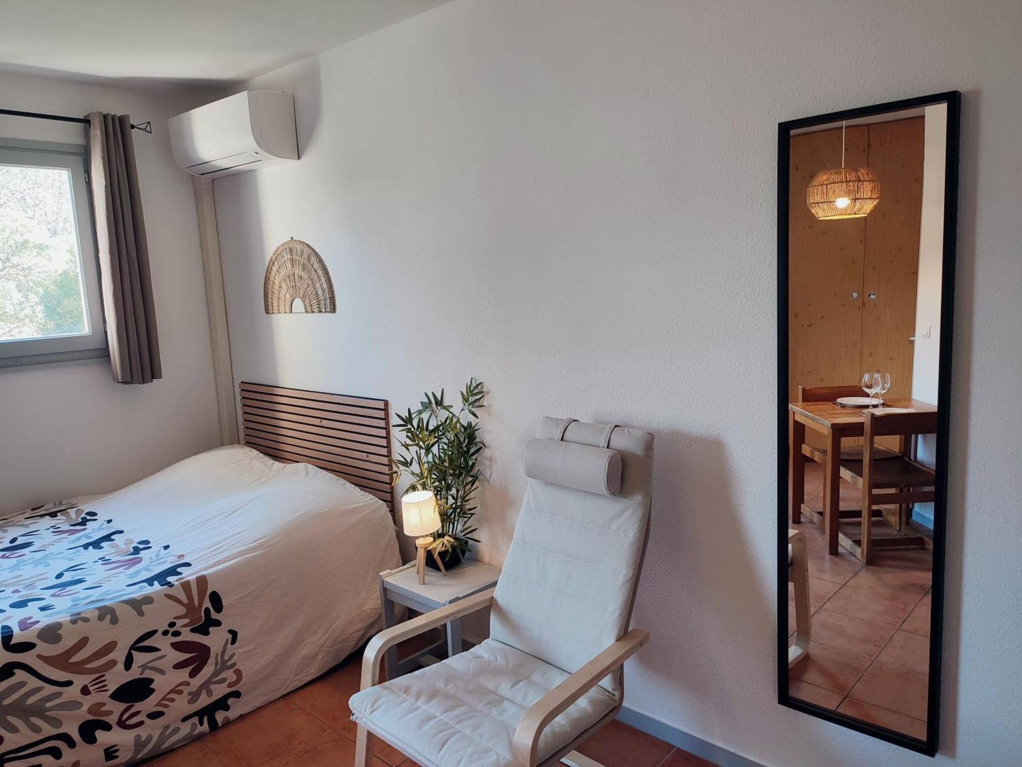 Le Studio Des Garrigues - Climatise Gréoux-les-Bains Eksteriør bilde
